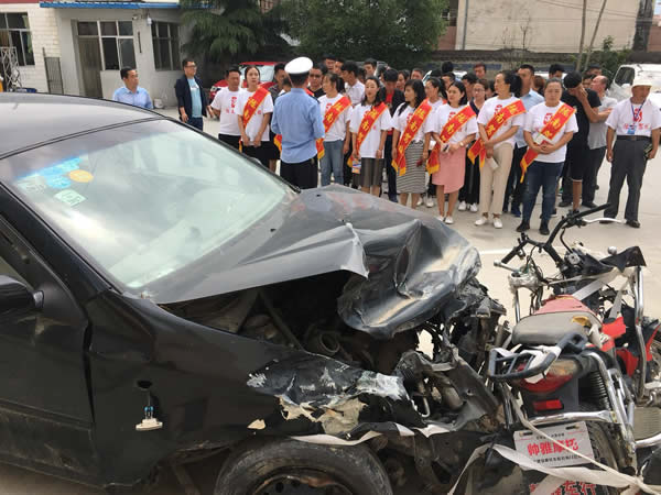 隴南駕校文明交通進駕?！拔鍌€一”活動