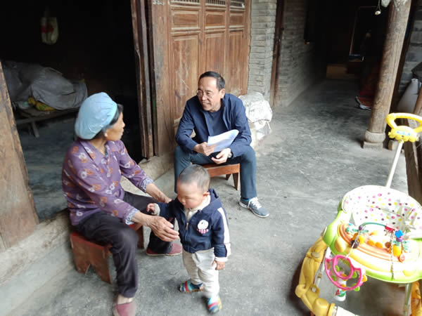 結(jié)對幫扶入戶 助力脫貧攻堅(jiān)