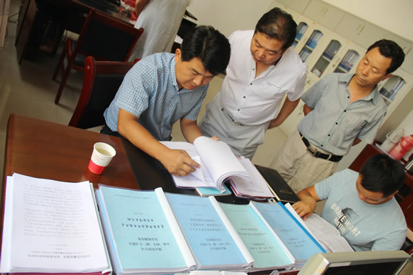 市交通運(yùn)輸局黨組書(shū)記、局長(zhǎng)馬潤(rùn)同志對(duì)隴運(yùn)集團(tuán)公司全面從嚴(yán)治黨及黨風(fēng)廉政建設(shè)進(jìn)行專(zhuān)題調(diào)研