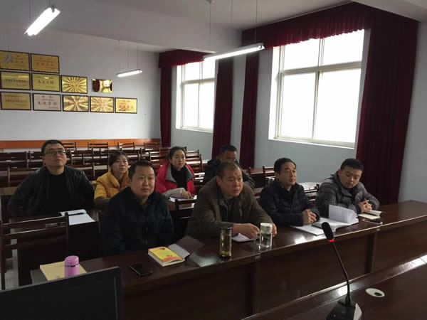 隴運集團公司黨委組織開展黨課輔導(dǎo)和理論學(xué)習(xí)中心組(擴大)學(xué)習(xí)教育活動