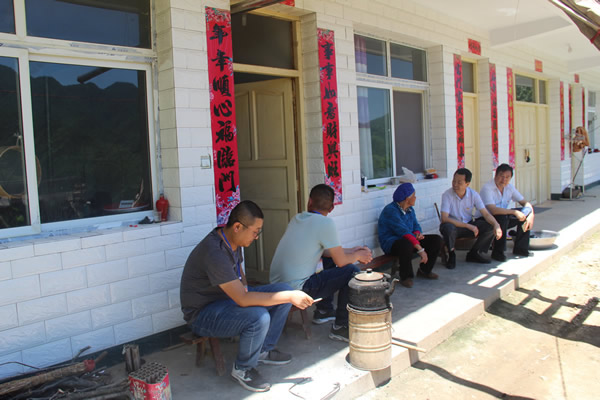 隴運集團(tuán)公司深入寧強(qiáng)村開展迎“七一” 幫扶主題實踐活動