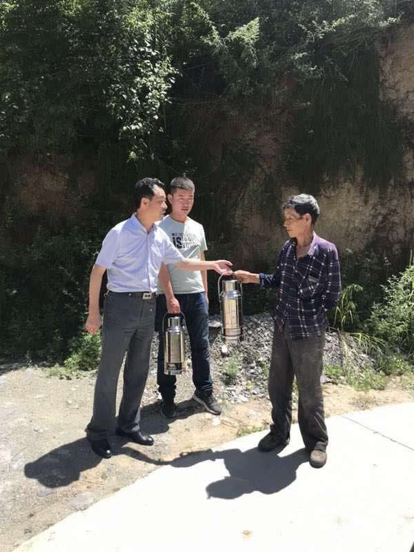 隴運集團(tuán)公司深入寧強(qiáng)村開展迎“七一” 幫扶主題實踐活動