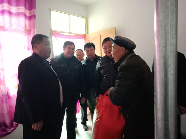 隴運集團公司開展“解難題、辦實事、送溫暖”主題黨日活動