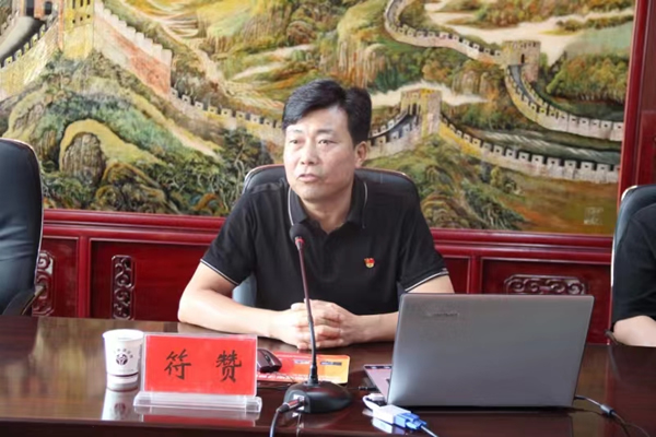 市政府國資委黨委委員、副主任符贊到隴運(yùn)集團(tuán)公司開展講授 黨紀(jì)學(xué)習(xí)教育專題 黨課暨“七一”慰問活動