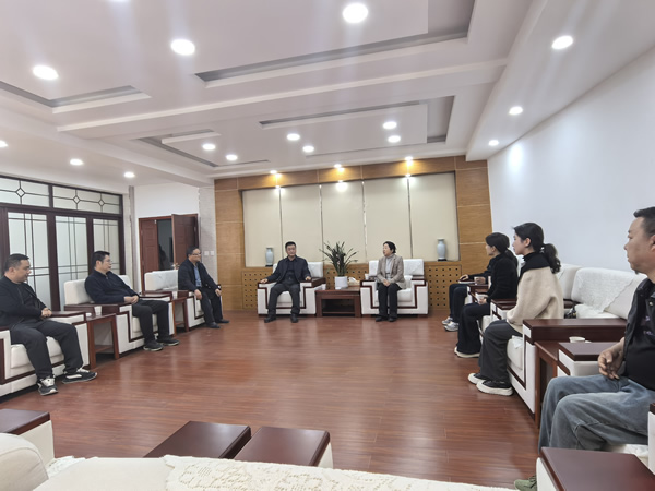 隴運集團潤華旅游客運公司、晟游天下旅行社與隴南師范學(xué)院歷史文化與旅游學(xué)院達成見習(xí)合作意向